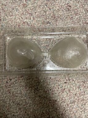Nu bra Strapless Adhesive clear Silicone Bra -clear with fasten